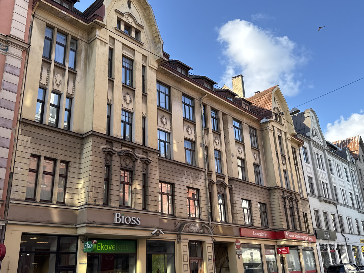 Dzirnavu iela 70 foto 1